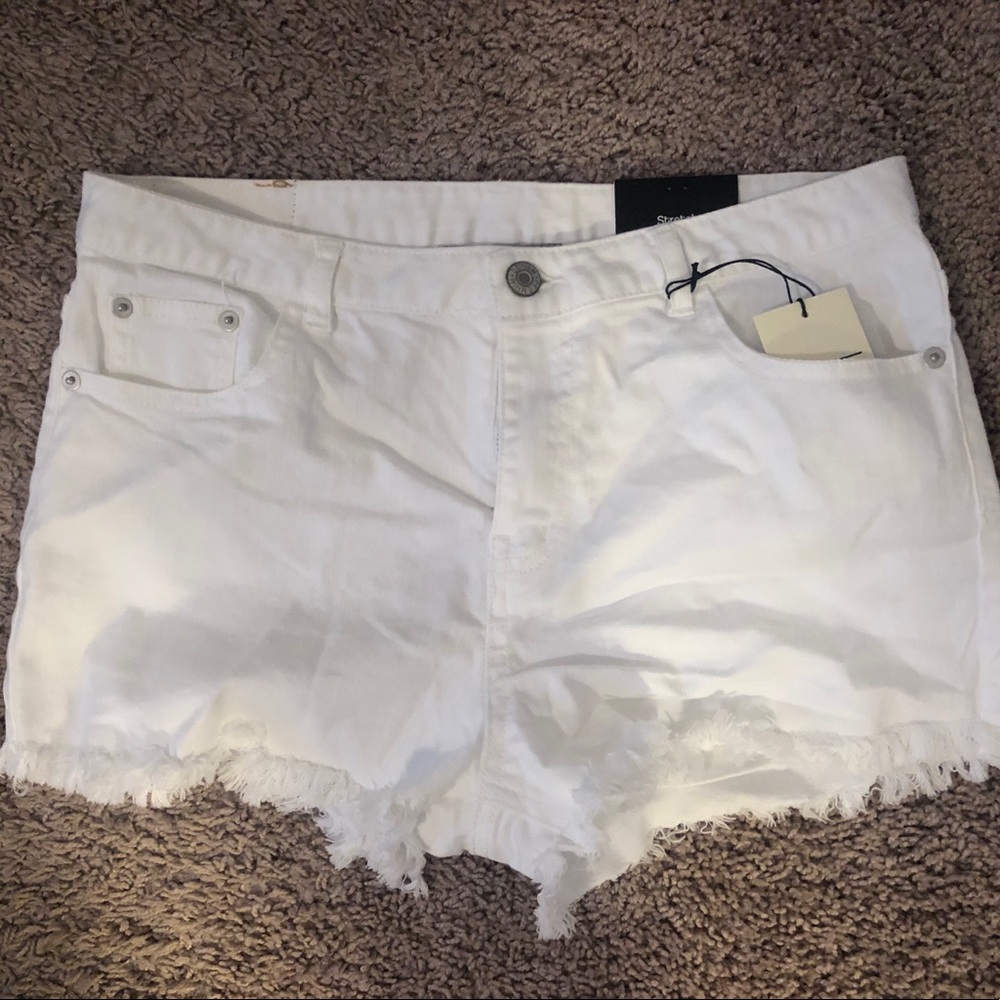 White Jean Short - Picture 1 of 2